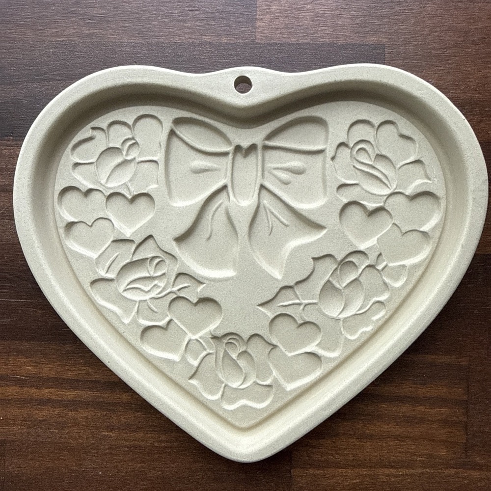 2003 Spring Wreath Heart Limited Edition Pampered Chef Cookie Mold